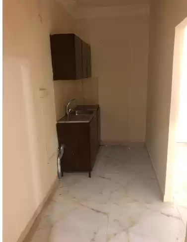 Residential Ready Property 1 Bedroom U/F Apartment  for rent in Doha #7850 - 1  image 